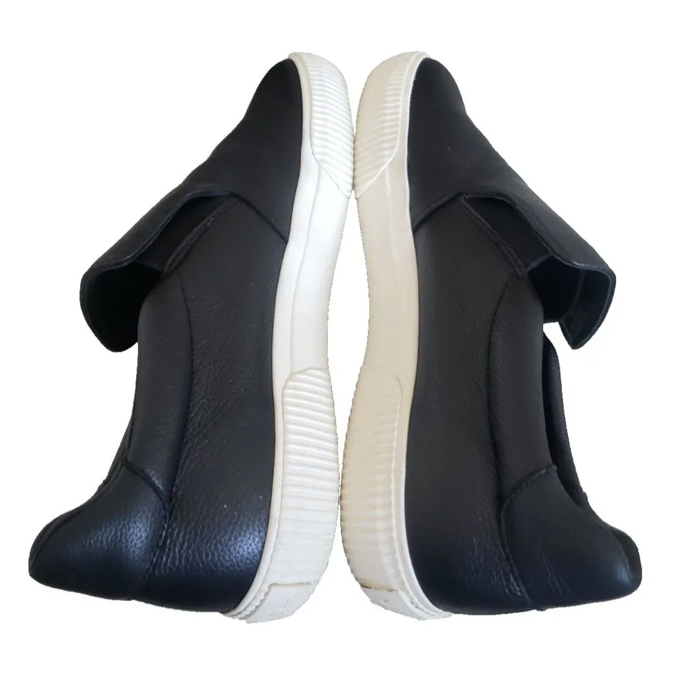 Vince Kirkland $225 Women's Slip On Sneakers Shoes Sz 38.5 US 8.5 Leather Black